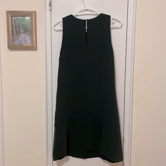 Babaton Drop Waist Shift Dress - Green (US 6) - Picture 2 of 3